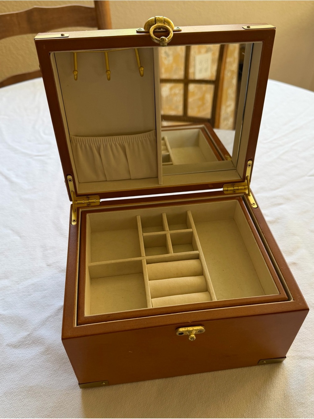 VTG Brown Wood & Brass Jewelry Organizer Box with Mirror and Cream Interior